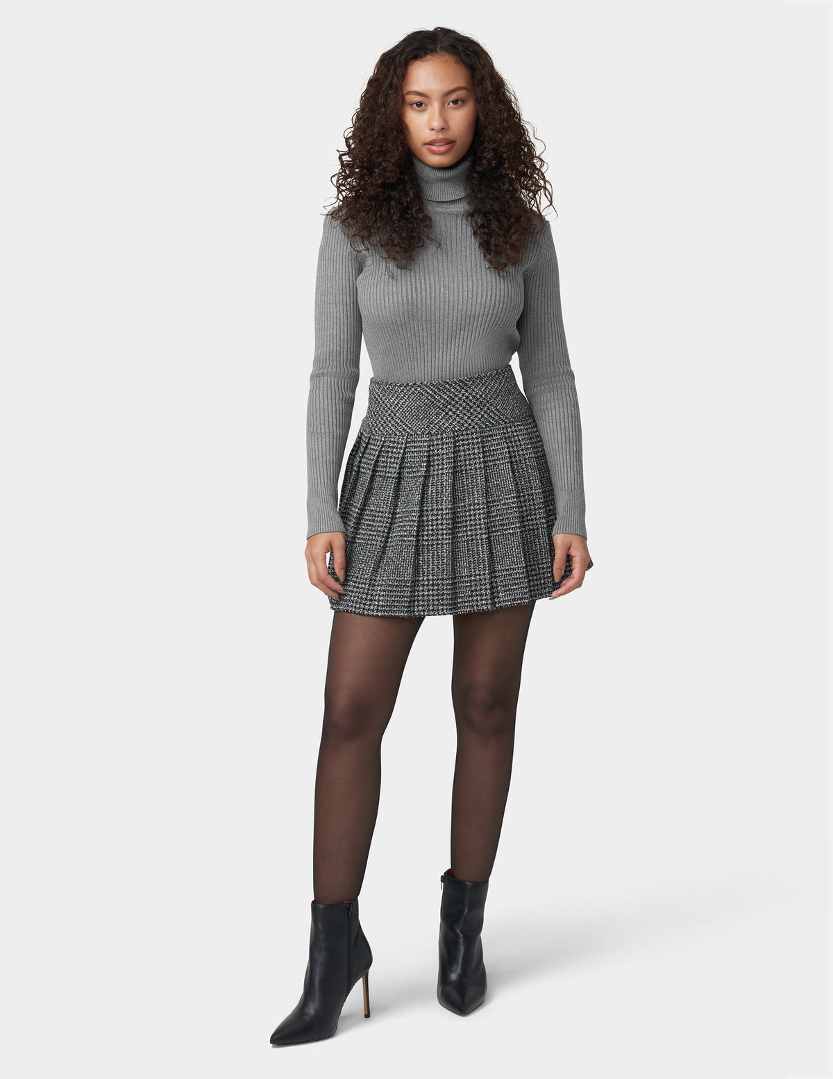 Hue HUE So Silky Sheer Control Top with Invisible Reinforced Toe - Black