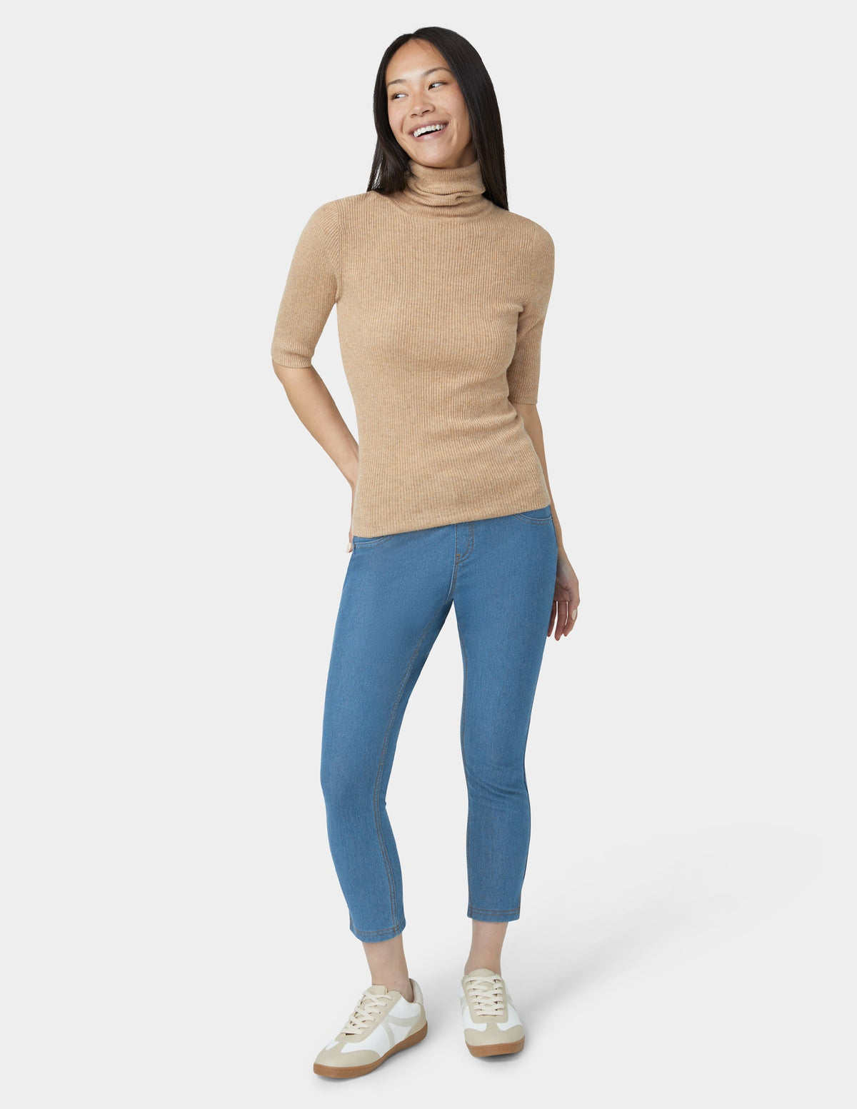 Hue Essential Denim Mid-Rise Capri - Medium Wash