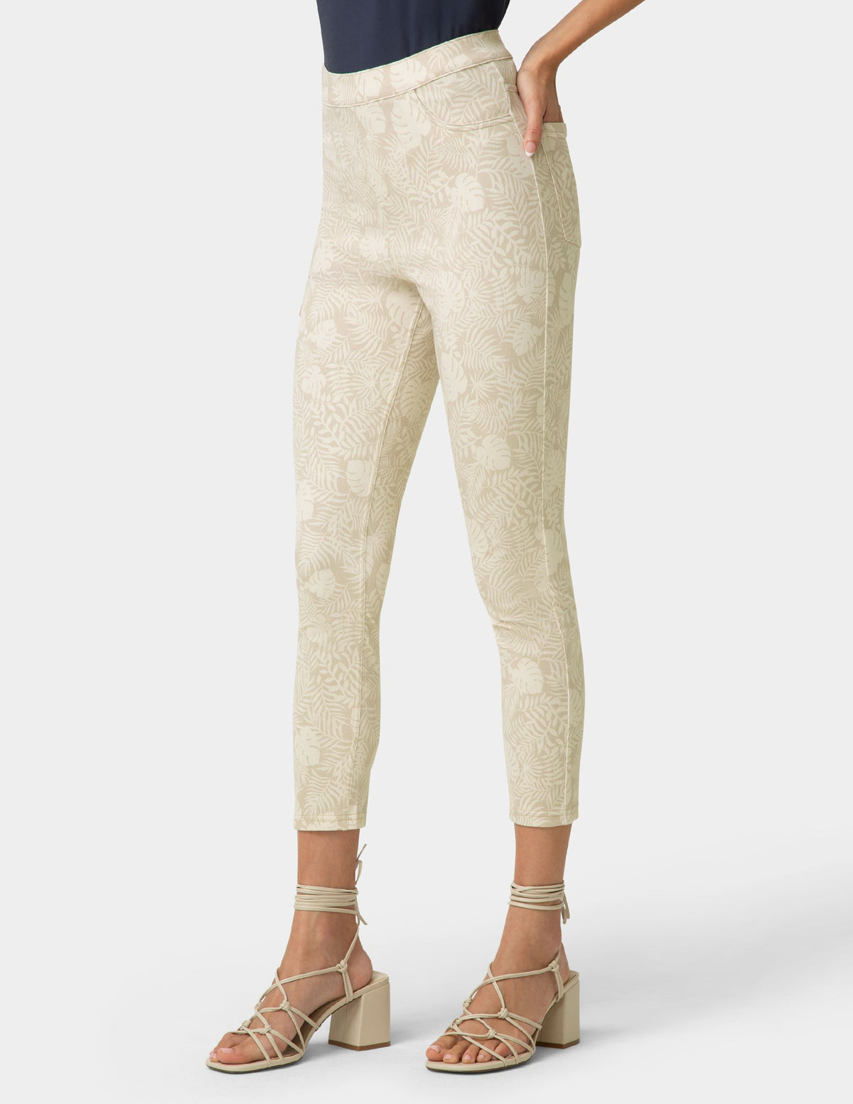 Hue Tonal Ultra Soft Denim Skimmer - White Pepper