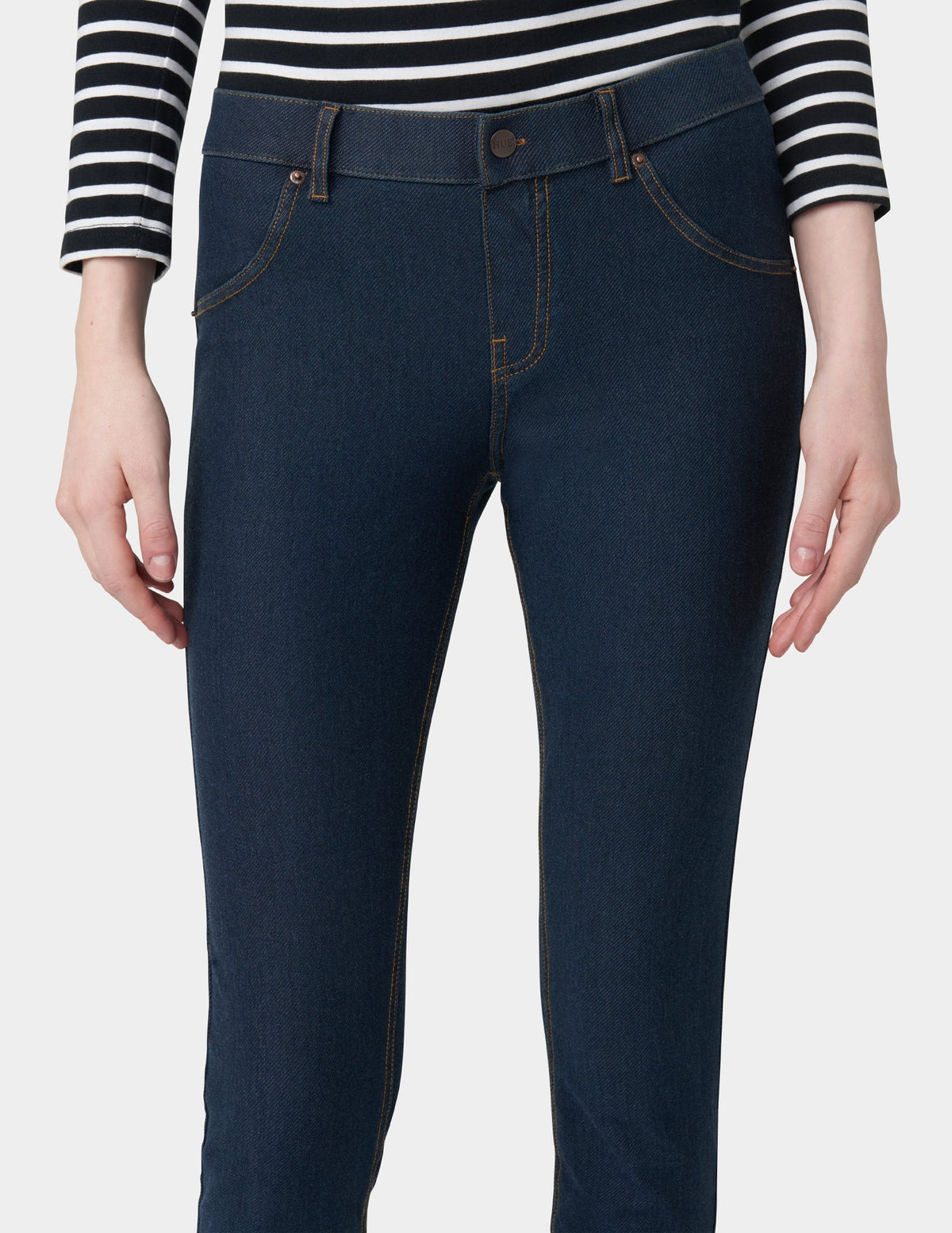 Hue Essential Denim Leggings - Deep Indigo Wash