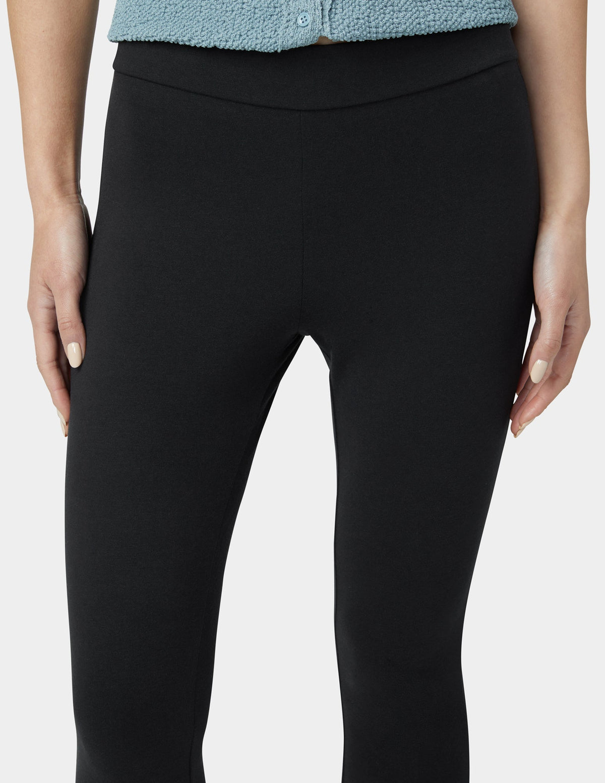 Hue Wide Waistband Blackout Cotton Capri - Black