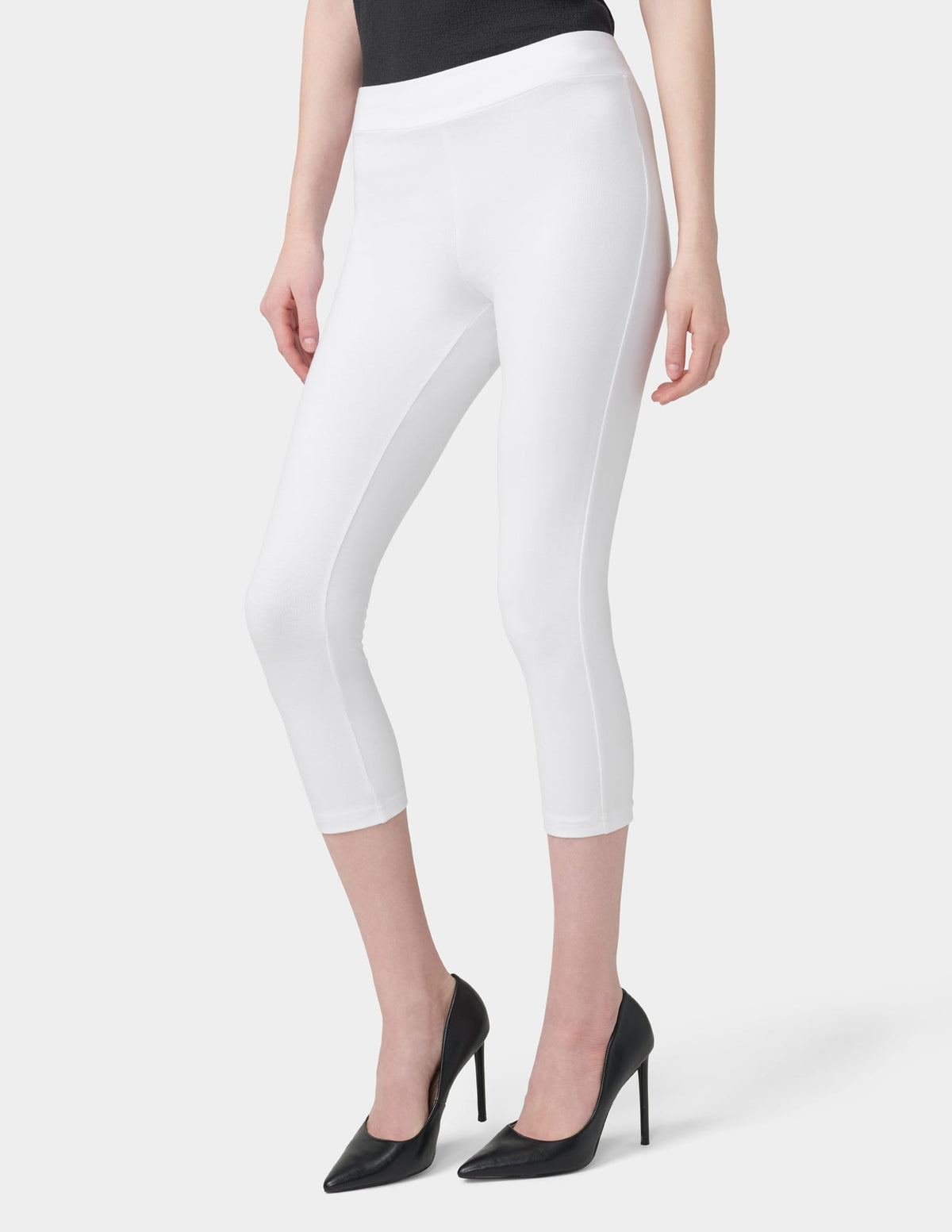 Hue Wide Waistband Blackout Cotton Capri - White