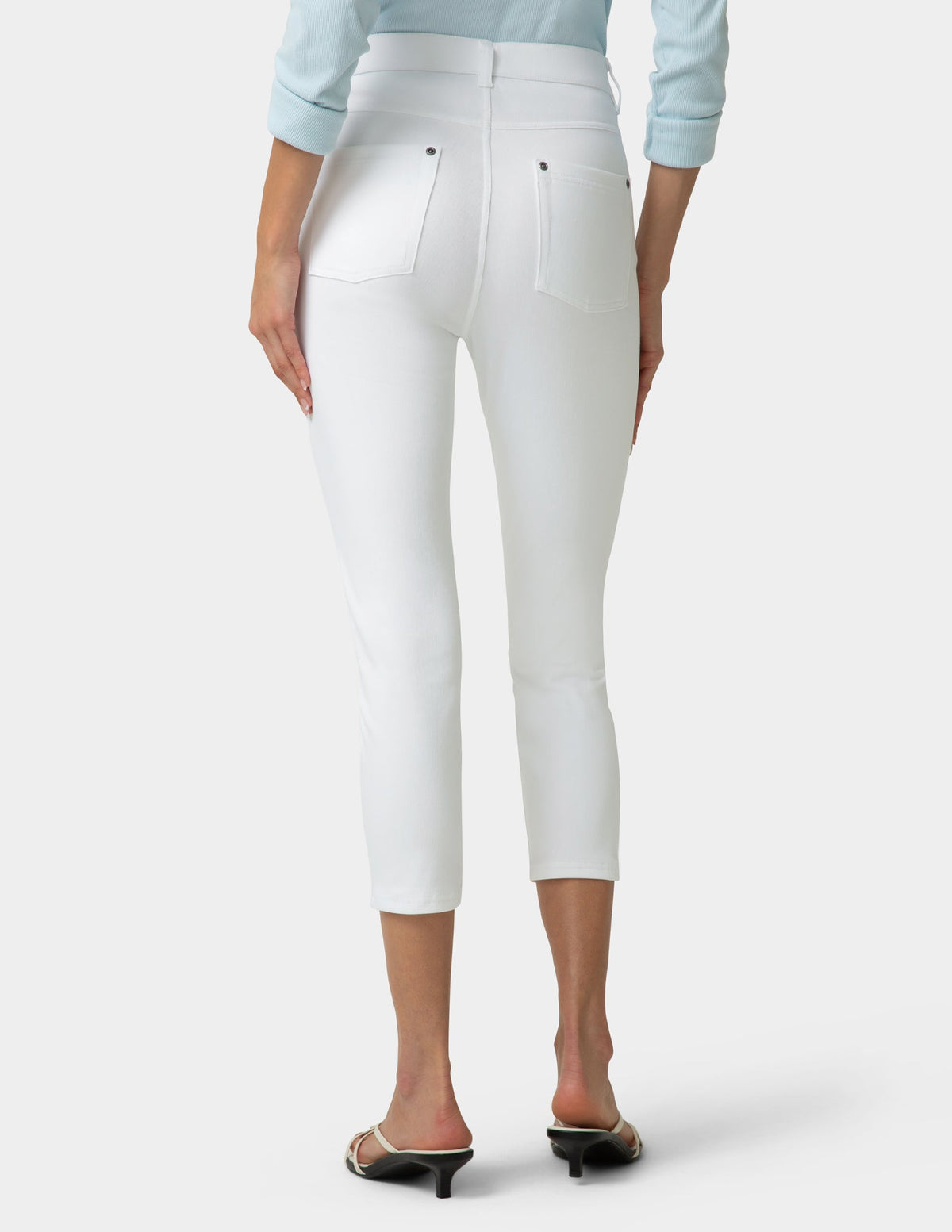 Hue Hi-Rise Ultra Soft Denim Capri Legging - White