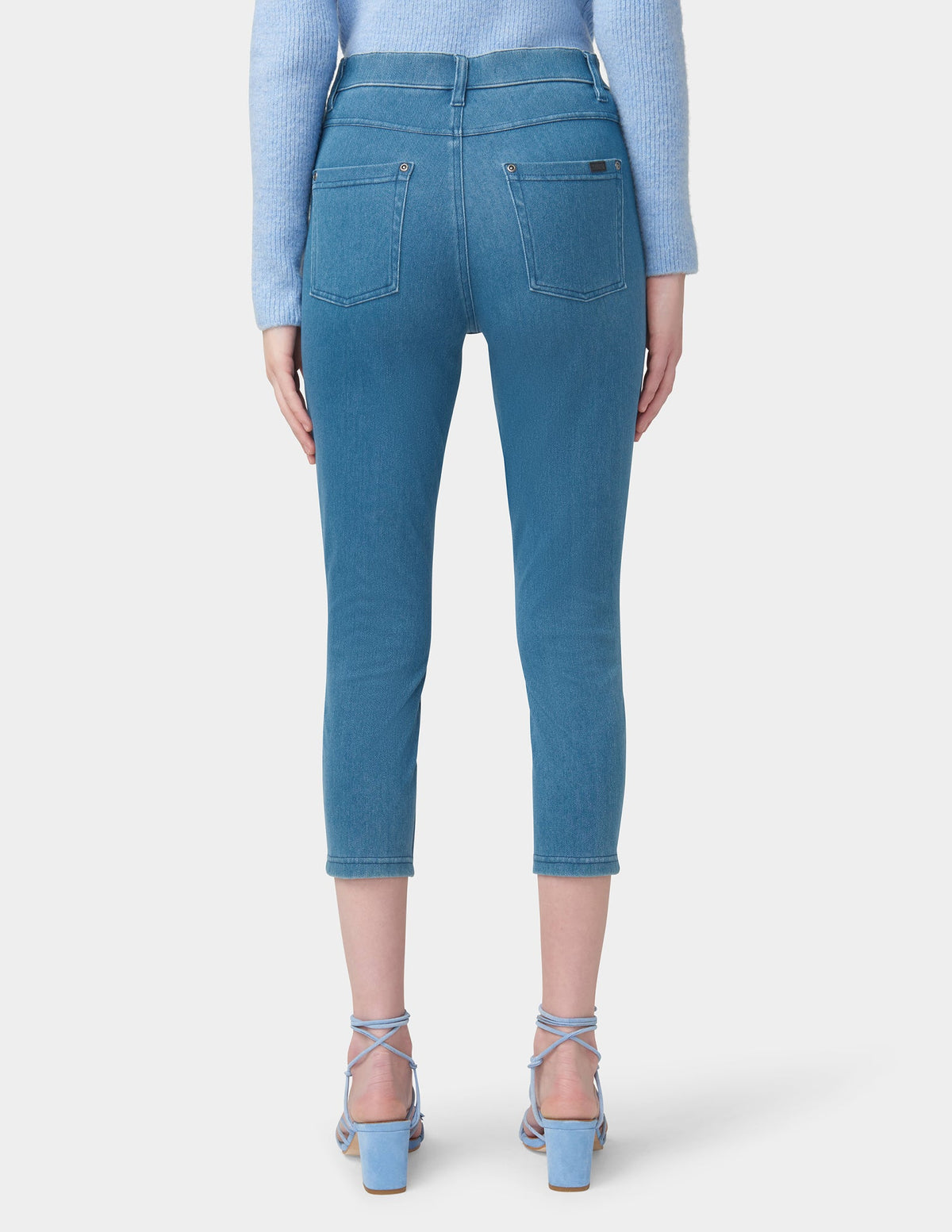 Hue Hi-Rise Ultra Soft Denim Capri Legging - Medium Wash