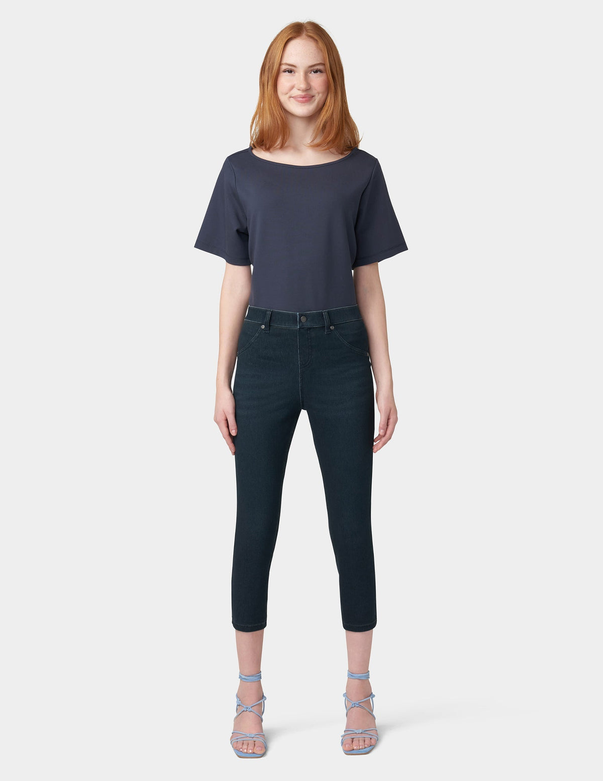 Hue Hi-Rise Ultra Soft Denim Capri Legging - Midnight Rinse