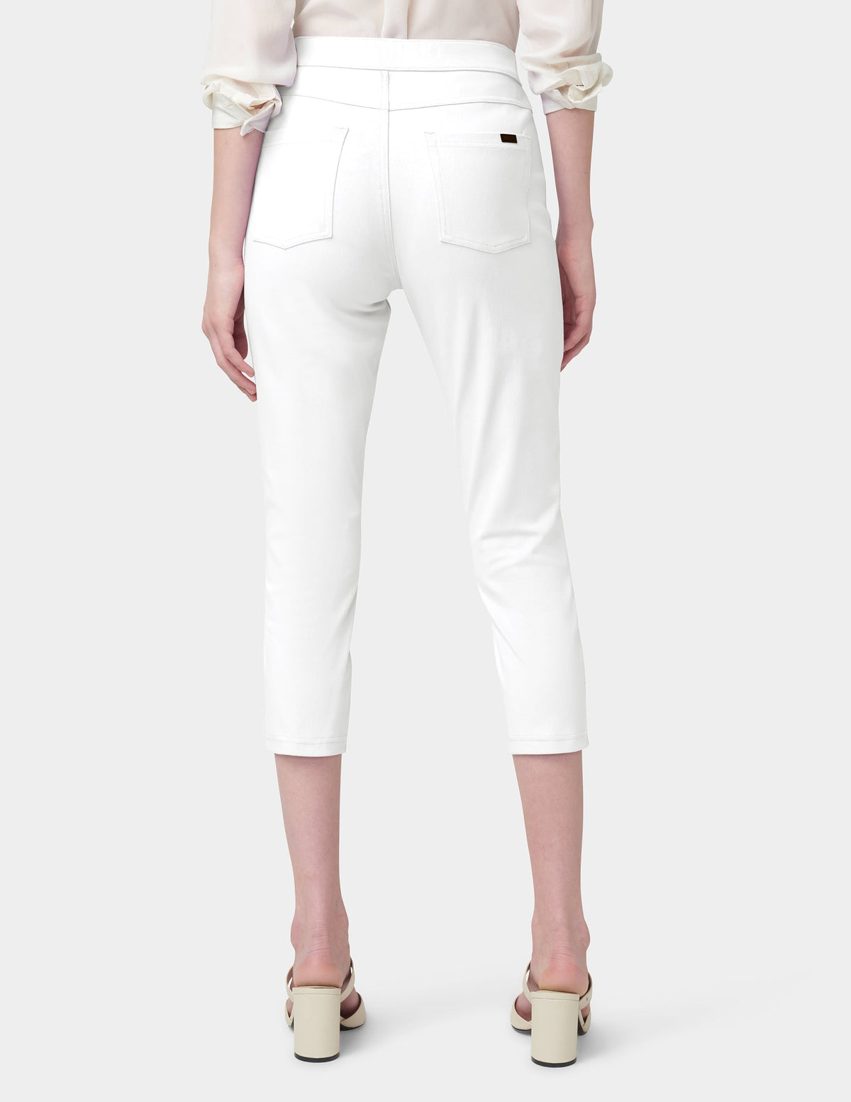 Hue Denim Capri - White