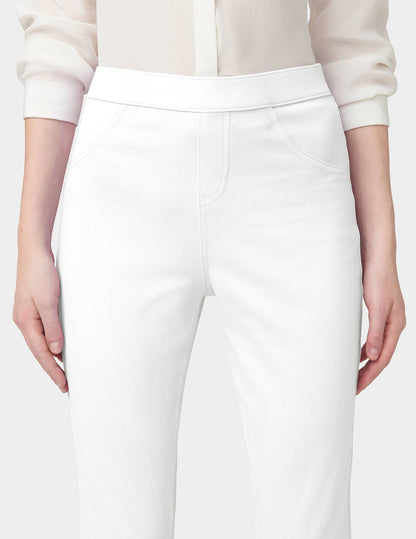 Hue Denim Capri - White