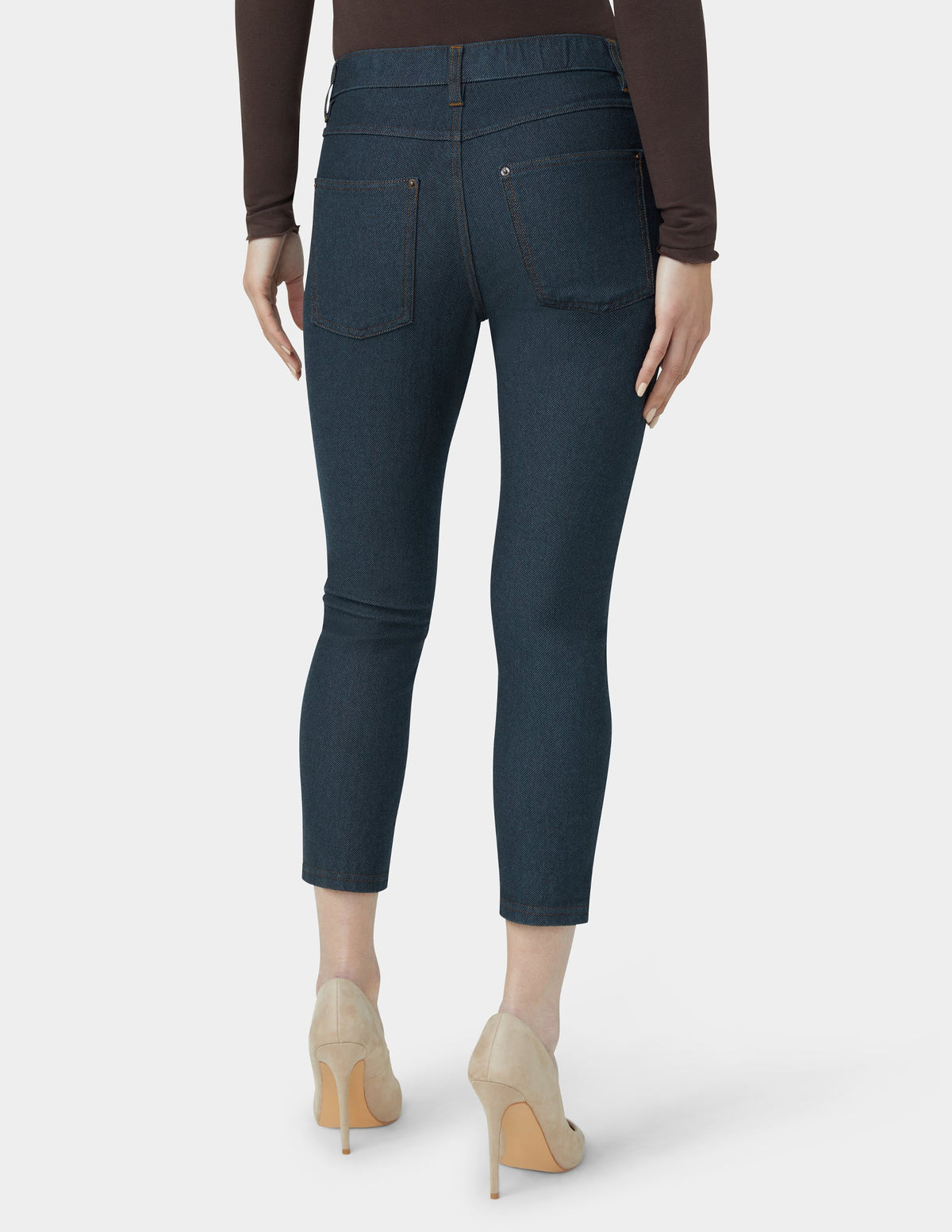 Hue Essential Denim Mid-Rise Capri - Deep Indigo Wash