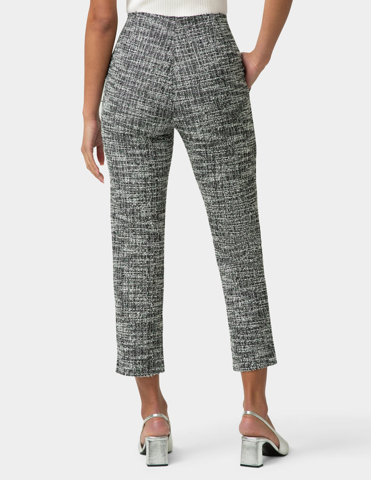 Hue Stretch Boucle Skimmer - Black