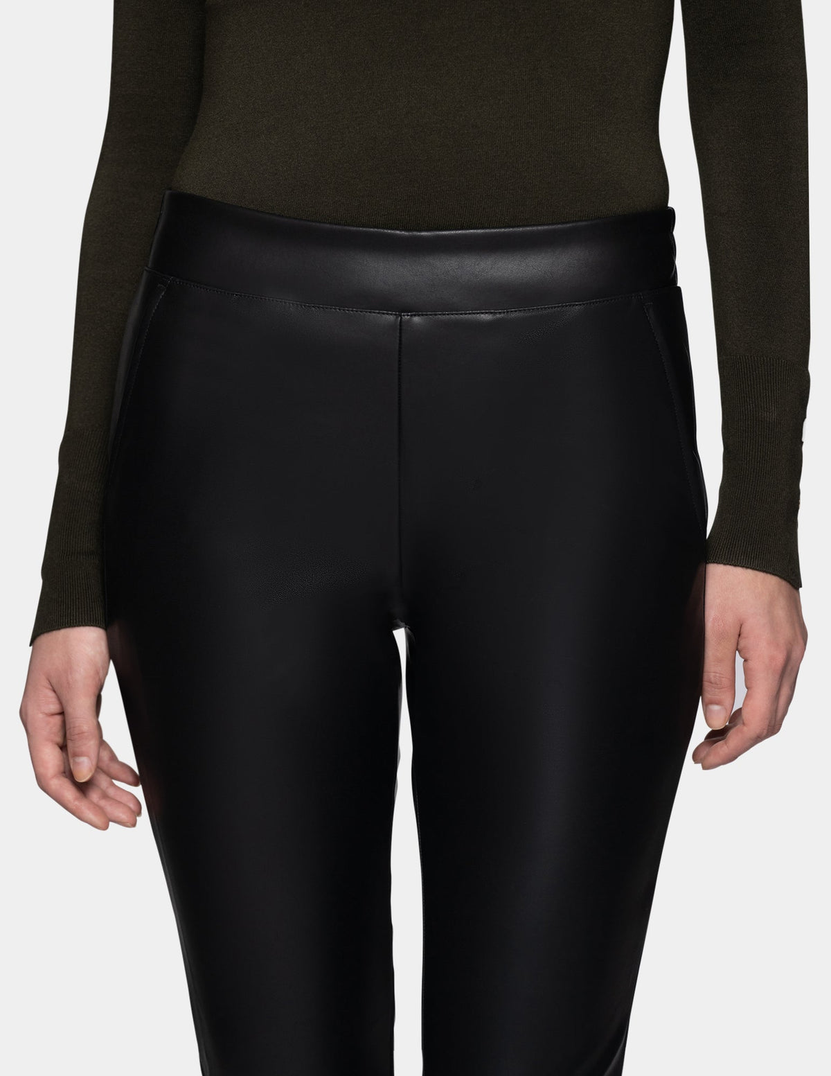Hue Leatherette Cropped Baby Bootcut Legging - Black