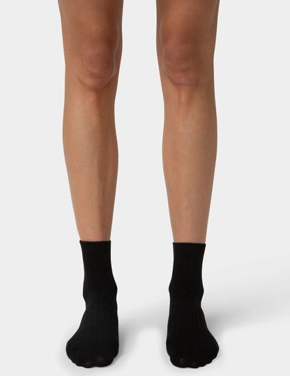 Hue Silk Blend Cable Crew - Black